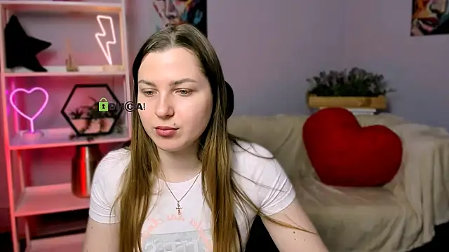 Snapshot of luck_betty chatting on March 15, 6:25 am luck betty online show from March 15, 6:25 am