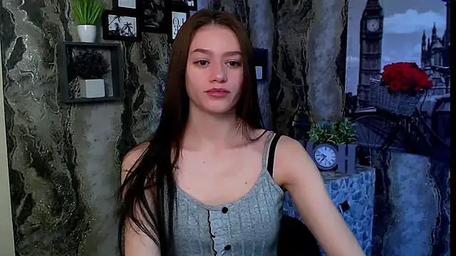 Snapshot of LanaTey chatting on February 25, 6:01 am LanaTey online show from February 25, 6:01 am