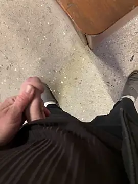 Snapshot of billybib83 chatting on March 26, 5:18 pm billybib83 online show from March 26, 5:18 pm