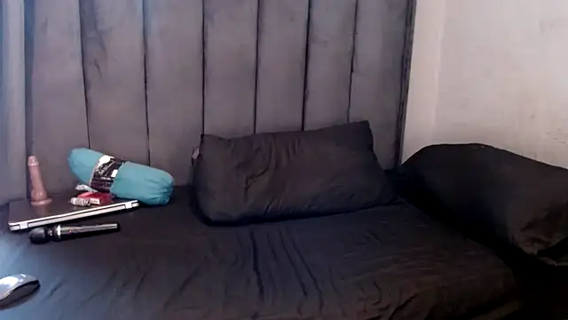 LustyDeziree1 online show from March 22, 12:46 pm