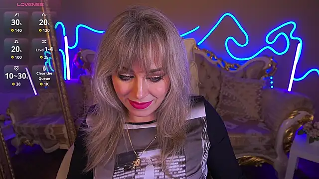 CandyLadyyy online show from October 18, 8:42 pm