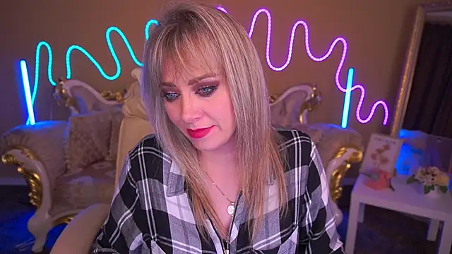 CandyLadyyy online show from November 16, 9:31 pm