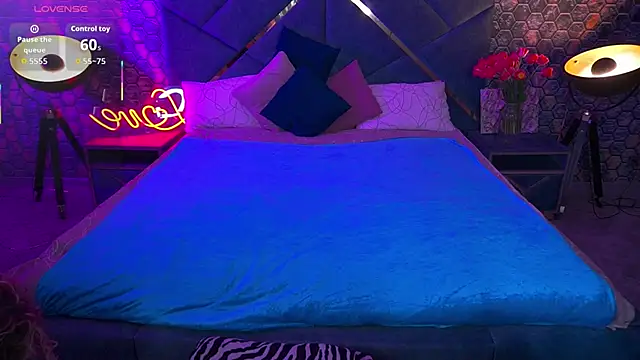 CandyLadyyy online show from March 7, 9:45 pm