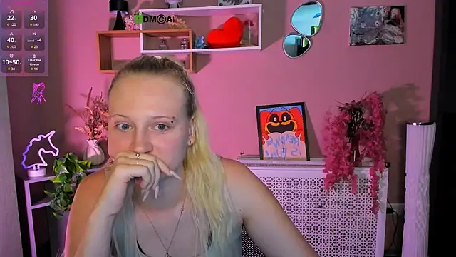 madam uliis online show from July 30, 8:02 am