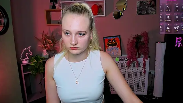 madam uliis online show from July 31, 8:03 am