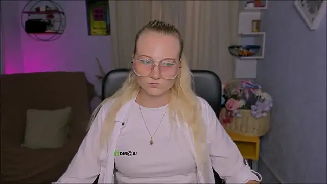 madam uliis online show from August 1, 3:44 pm