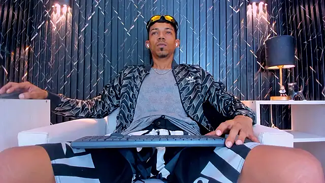 Snapshot of Gregory_Sforza chatting on February 16, 7:21 pm Gregory Sforza online show from February 16, 7:21 pm