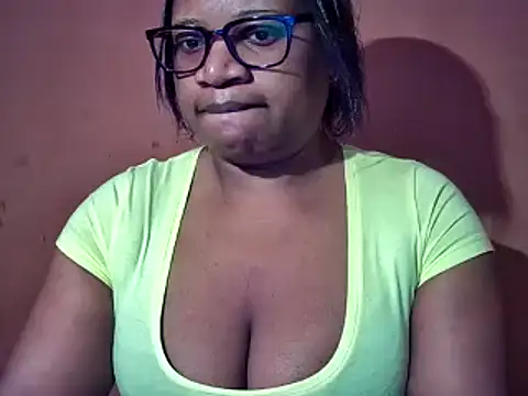 Snapshot of sexyamanda_ chatting on September 30, 4:39 am sexyamanda online show from September 30, 4:39 am