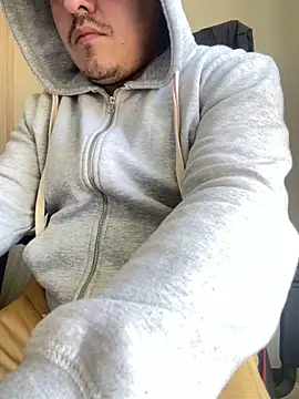 Snapshot of Gusta_bi chatting on December 15, 2:21 pm Gusta bi online show from December 15, 2:21 pm