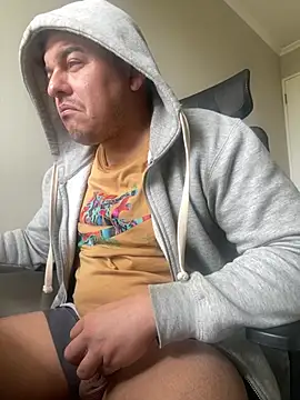 Snapshot of Gusta_bi chatting on April 17, 5:49 pm Gusta bi online show from April 17, 5:49 pm