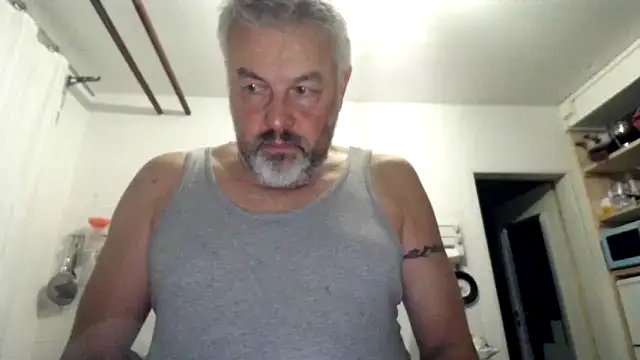 Berg Boy online show from October 27, 5:22 am