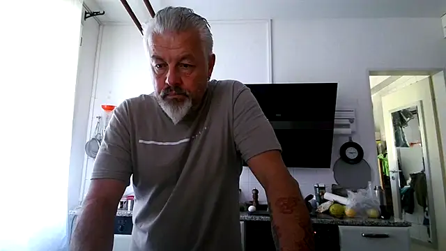 Berg Boy online show from June 27, 7:13 am