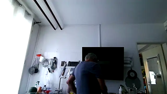 Berg Boy online show from July 25, 5:27 am