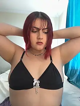 Ivelleee  online show from October 2, 9:00 pm