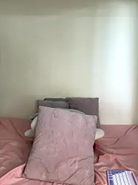 Ivelleee  online show from December 16, 8:25 pm