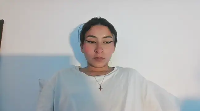 Snapshot of Khalessi-j chatting on March 12, 12:15 pm Khalessi-j online show from March 12, 12:15 pm