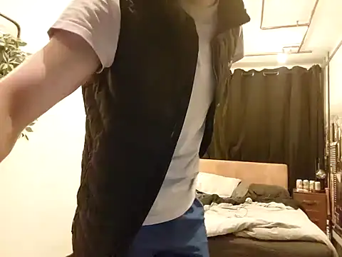 Snapshot of LKC94 chatting on September 13, 1:27 am LKC94 online show from September 13, 1:27 am