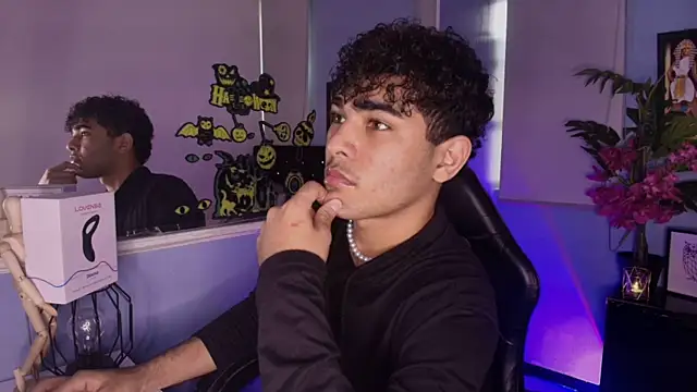 LucasCarterr  online show from October 15, 8:20 pm