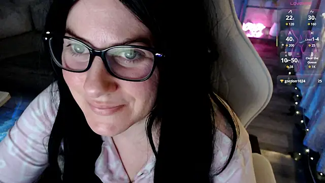 Snapshot of BellaStar84 chatting on April 15, 7:15 am BellaStar84 online show from April 15, 7:15 am