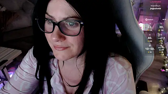 Snapshot of BellaStar84 chatting on April 16, 7:20 am BellaStar84 online show from April 16, 7:20 am