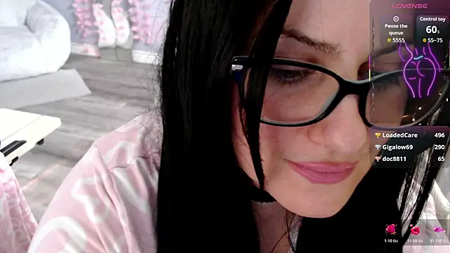 Snapshot of BellaStar84 chatting on April 29, 5:30 pm BellaStar84 online show from April 29, 5:30 pm