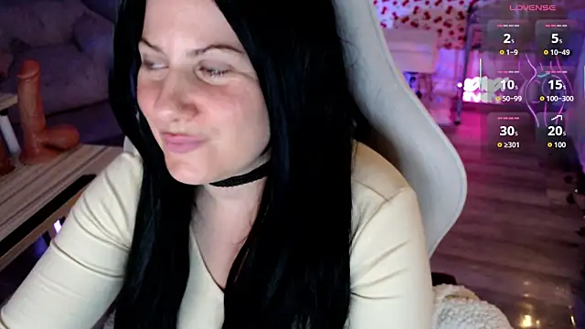 Snapshot of BellaStar84 chatting on June 4, 5:57 am BellaStar84 online show from June 4, 5:57 am