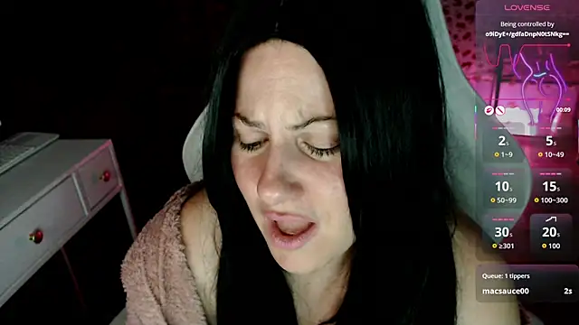 Snapshot of BellaStar84 chatting on June 30, 6:03 am BellaStar84 online show from June 30, 6:03 am