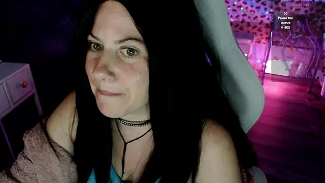 Snapshot of BellaStar84 chatting on July 15, 9:47 am BellaStar84 online show from July 15, 9:47 am