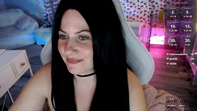 Snapshot of BellaStar84 chatting on July 17, 9:41 pm BellaStar84 online show from July 17, 9:41 pm