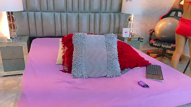 CamilaJohnston online show from February 14, 10:17 pm