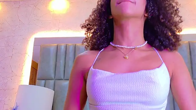 CamilaJohnston online show from March 21, 8:01 pm