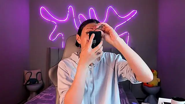 madison  rey online show from December 2, 12:43 pm