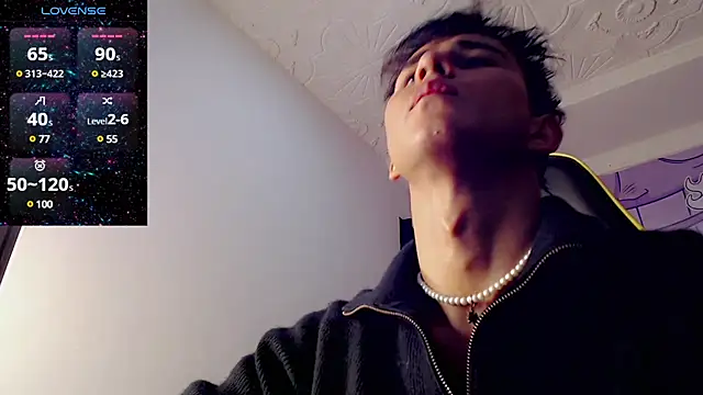 Snapshot of Thomass_shelbyy chatting on March 19, 12:45 pm Thomass shelbyy online show from March 19, 12:45 pm