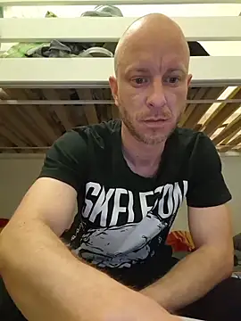 svenpfeifer online show from May 9, 1:44 am