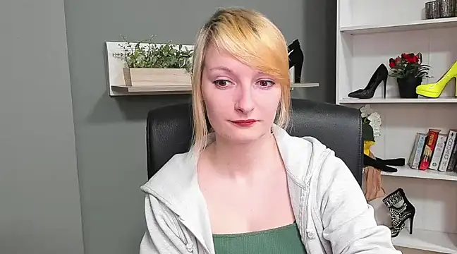 hottieBlair online show from March 13, 7:31 am