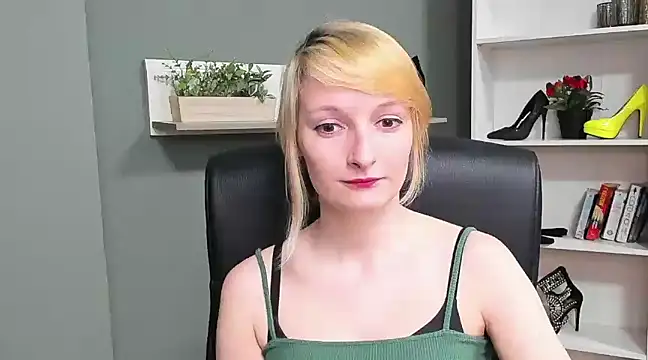 hottieBlair online show from March 13, 2:01 pm