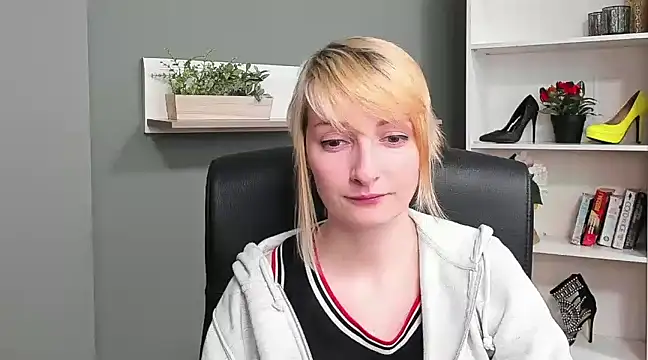 hottieBlair online show from March 17, 10:49 am