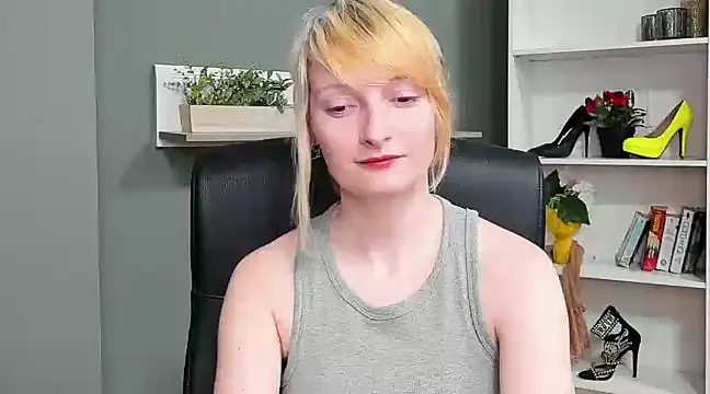 hottieBlair online show from March 19, 1:51 pm