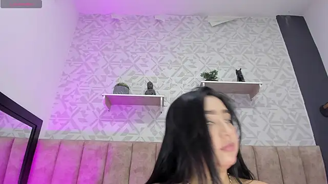 Snapshot of MelinaCruz chatting on December 20, 4:19 am MelinaCruz online show from December 20, 4:19 am