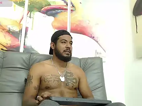 BladeFoxxx1 online show from November 25, 3:28 am