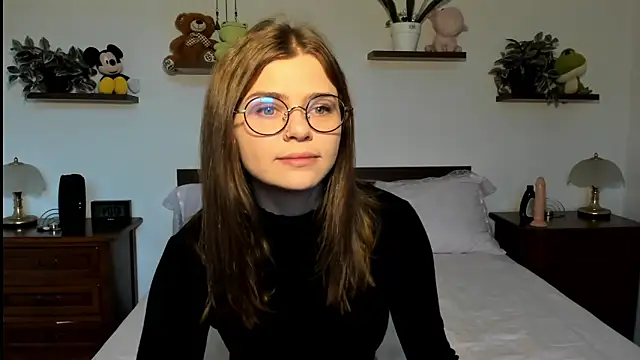 Snapshot of HaleyReedme chatting on February 19, 8:10 am HaleyReedme online show from February 19, 8:10 am