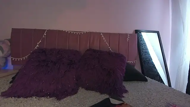 kitty-kryss online show from March 13, 4:35 pm