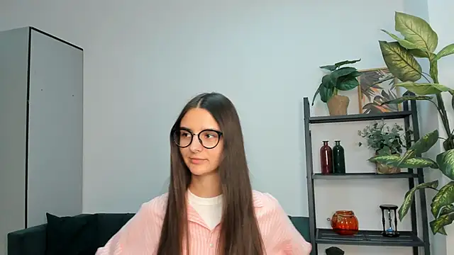 SunnCoote online show from March 13, 8:11 pm