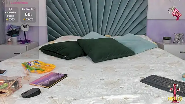 JulietSofia online show from October 3, 1:57 am