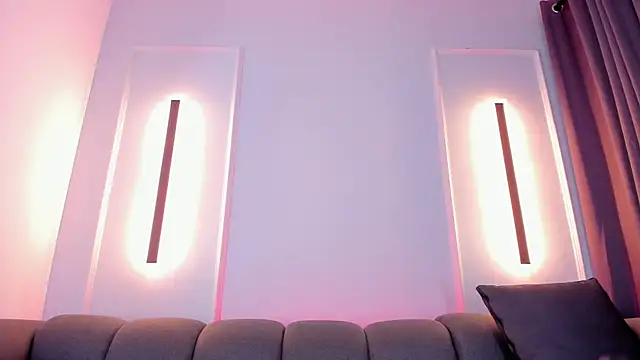 Snapshot of karol_white_ chatting on March 22, 7:04 am karol white online show from March 22, 7:04 am