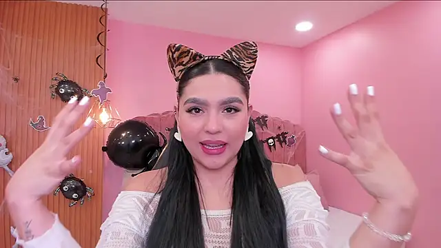 eva sainnt online show from October 5, 3:54 pm