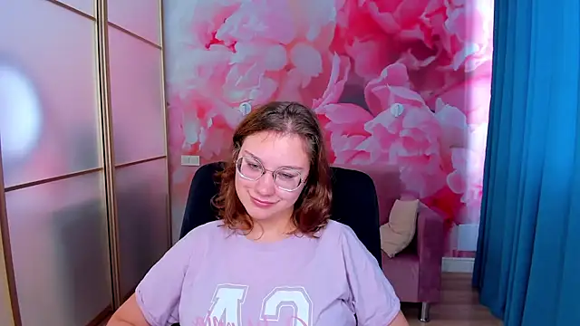 AngelinaLow online show from November 21, 12:26 pm