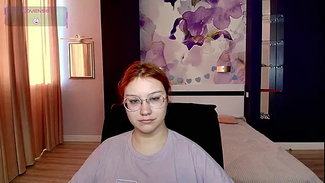 AngelinaLow online show from December 19, 12:23 pm