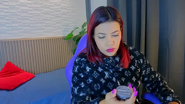 Snapshot of TiffanyWalk chatting on October 8, 10:57 am TiffanyWalk online show from October 8, 10:57 am