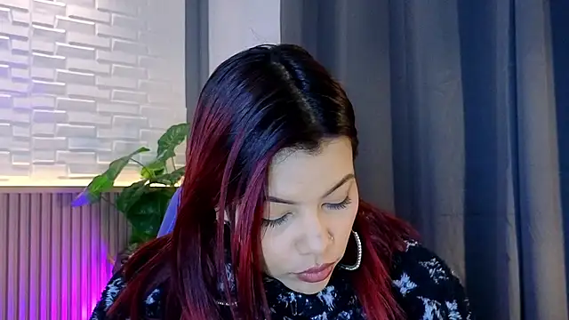 Snapshot of TiffanyWalk chatting on October 23, 10:36 am TiffanyWalk online show from October 23, 10:36 am